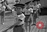 Standbild italienischen Jungen Neapel Italien, 1936, aus Sekunde 51 historischem Filmmaterial Videoclip 65675042773