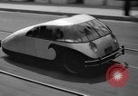 Standbild Crash Proof car Pasadena California USA, 1936, aus Sekunde 31 historischem Filmmaterial Videoclip 65675042776