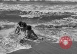 Standbild Eis bedeckten Folie Venice Beach Los Angeles California USA, 1938, aus Sekunde 29 historischem Filmmaterial Videoclip 65675042786