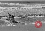 Standbild Eis bedeckten Folie Venice Beach Los Angeles California USA, 1938, aus Sekunde 39 historischem Filmmaterial Videoclip 65675042786
