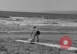 Standbild Eis bedeckten Folie Venice Beach Los Angeles California USA, 1938, aus Sekunde 49 historischem Filmmaterial Videoclip 65675042786