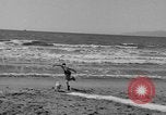 Standbild Eis bedeckten Folie Venice Beach Los Angeles California USA, 1938, aus Sekunde 50 historischem Filmmaterial Videoclip 65675042786