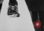 Standbild lebensrettende Auto Stoßfänger Erfindung London England Vereinigtes Königreich, 1930, aus Sekunde 20 historischem Filmmaterial Videoclip 65675042803
