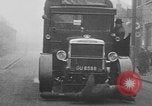 Standbild lebensrettende Auto Stoßfänger Erfindung London England Vereinigtes Königreich, 1930, aus Sekunde 28 historischem Filmmaterial Videoclip 65675042803