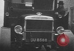 Standbild lebensrettende Auto Stoßfänger Erfindung London England Vereinigtes Königreich, 1930, aus Sekunde 29 historischem Filmmaterial Videoclip 65675042803