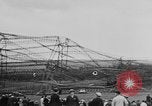 Standbild britische Luftschiff R101 BEAUVAIS FRANKREICH, 1930, aus Sekunde 33 historischem Filmmaterial Videoclip 65675042806