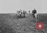Standbild britische Luftschiff R101 BEAUVAIS FRANKREICH, 1930, aus Sekunde 61 historischem Filmmaterial Videoclip 65675042806