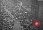 Standbild Gebäude in Brand Chicago Illinois USA, 1930, aus Sekunde 10 historischem Filmmaterial Videoclip 65675042807