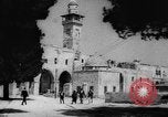 Standbild Israelische Araber die in den Moscheen in Jerusalem Jerusalem Palästina, 1967, aus Sekunde 5 historischem Filmmaterial Videoclip 65675042821