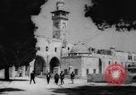 Standbild Israelische Araber die in den Moscheen in Jerusalem Jerusalem Palästina, 1967, aus Sekunde 7 historischem Filmmaterial Videoclip 65675042821