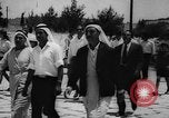 Standbild Israelische Araber die in den Moscheen in Jerusalem Jerusalem Palästina, 1967, aus Sekunde 11 historischem Filmmaterial Videoclip 65675042821