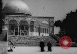 Standbild Israelische Araber die in den Moscheen in Jerusalem Jerusalem Palästina, 1967, aus Sekunde 26 historischem Filmmaterial Videoclip 65675042821
