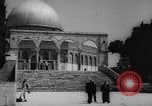 Standbild Israelische Araber die in den Moscheen in Jerusalem Jerusalem Palästina, 1967, aus Sekunde 27 historischem Filmmaterial Videoclip 65675042821