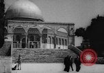 Standbild Israelische Araber die in den Moscheen in Jerusalem Jerusalem Palästina, 1967, aus Sekunde 28 historischem Filmmaterial Videoclip 65675042821