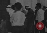 Standbild Israelische Araber die in den Moscheen in Jerusalem Jerusalem Palästina, 1967, aus Sekunde 33 historischem Filmmaterial Videoclip 65675042821