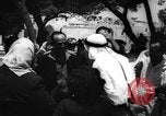 Standbild Israelische Araber die in den Moscheen in Jerusalem Jerusalem Palästina, 1967, aus Sekunde 51 historischem Filmmaterial Videoclip 65675042821