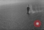 Standbild Essberger deutscher Chemiker Atlantik, 1967, aus Sekunde 39 historischem Filmmaterial Videoclip 65675042822