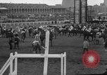 Immagine di Grand National corsa di cavalli Liverpool England, 1963, secondo 24 filmato di repertorio 65675042828