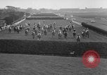 Immagine di Grand National corsa di cavalli Liverpool England, 1963, secondo 38 filmato di repertorio 65675042828