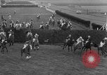 Immagine di Grand National corsa di cavalli Liverpool England, 1963, secondo 42 filmato di repertorio 65675042828