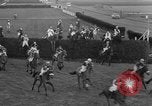 Immagine di Grand National corsa di cavalli Liverpool England, 1963, secondo 43 filmato di repertorio 65675042828