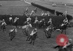 Immagine di Grand National corsa di cavalli Liverpool England, 1963, secondo 44 filmato di repertorio 65675042828