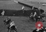 Immagine di Grand National corsa di cavalli Liverpool England, 1963, secondo 47 filmato di repertorio 65675042828