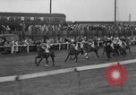 Immagine di Grand National corsa di cavalli Liverpool England, 1963, secondo 50 filmato di repertorio 65675042828