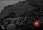 Standbild Masse Spanien, 1963, aus Sekunde 12 historischem Filmmaterial Videoclip 65675042833