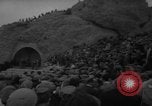 Standbild Masse Spanien, 1963, aus Sekunde 13 historischem Filmmaterial Videoclip 65675042833