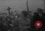 Standbild Masse Spanien, 1963, aus Sekunde 24 historischem Filmmaterial Videoclip 65675042833