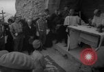 Standbild Masse Spanien, 1963, aus Sekunde 28 historischem Filmmaterial Videoclip 65675042833