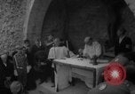 Standbild Masse Spanien, 1963, aus Sekunde 30 historischem Filmmaterial Videoclip 65675042833
