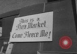 Standbild Flohmarkt New York United States USA, 1963, aus Sekunde 10 historischem Filmmaterial Videoclip 65675042834