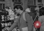 Standbild Flohmarkt New York United States USA, 1963, aus Sekunde 14 historischem Filmmaterial Videoclip 65675042834