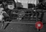 Standbild Flohmarkt New York United States USA, 1963, aus Sekunde 23 historischem Filmmaterial Videoclip 65675042834