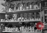 Standbild Flohmarkt New York United States USA, 1963, aus Sekunde 30 historischem Filmmaterial Videoclip 65675042834