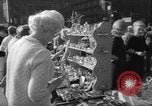 Standbild Flohmarkt New York United States USA, 1963, aus Sekunde 31 historischem Filmmaterial Videoclip 65675042834