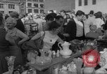 Standbild Flohmarkt New York United States USA, 1963, aus Sekunde 35 historischem Filmmaterial Videoclip 65675042834
