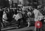 Standbild Flohmarkt New York United States USA, 1963, aus Sekunde 43 historischem Filmmaterial Videoclip 65675042834