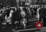 Standbild Flohmarkt New York United States USA, 1963, aus Sekunde 45 historischem Filmmaterial Videoclip 65675042834