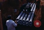 Standbild die Verlegung von Rohrleitungen Thailand, 1966, aus Sekunde 17 historischem Filmmaterial Videoclip 65675042838