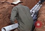 Standbild die Verlegung von Rohrleitungen Thailand, 1966, aus Sekunde 46 historischem Filmmaterial Videoclip 65675042838