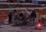 Image le mélange de béton en Thaïlande, 1966, de la seconde 21 séquences d'archives historiques vidéo 65675042839