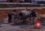 Image le mélange de béton en Thaïlande, 1966, de la seconde 22 séquences d'archives historiques vidéo 65675042839