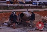 Image le mélange de béton en Thaïlande, 1966, de la seconde 33 séquences d'archives historiques vidéo 65675042839