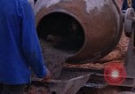 Image le mélange de béton en Thaïlande, 1966, de la seconde 42 séquences d'archives historiques vidéo 65675042839