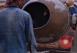 Image le mélange de béton en Thaïlande, 1966, de la seconde 53 séquences d'archives historiques vidéo 65675042839