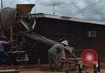Image le mélange de béton en Thaïlande, 1966, de la seconde 21 séquences d'archives historiques vidéo 65675042840