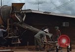 Image le mélange de béton en Thaïlande, 1966, de la seconde 23 séquences d'archives historiques vidéo 65675042840